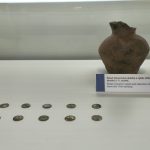 Bronzové kruhy z Písecka patří k pravým jihočeským nálezům. Nová výstava představuje archeologické nálezy z trasy D4