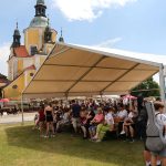 Škola není jen budova, znělo při oslavách v Chlumu u Třeboně. Nejhezčím dárkem přispěli nejmenší