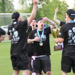 Fotbal: Vybojováno, oslaveno. Mistr ze Čtyř Dvorů dal deset gólů a pak juchal s pohárem