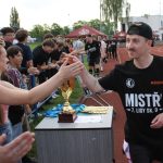 Fotbal: Vybojováno, oslaveno. Mistr ze Čtyř Dvorů dal deset gólů a pak juchal s pohárem