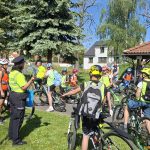 Policisté kontrolovali žáky i učitele strakonické školy během cykovýletu