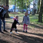 Čarodějnice u Hýlačky: Vítr vyfoukal návštěvníky. Zbyla jen hrstka věrných a vůně buřtů