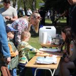 Palačinky u skautů, koloběžky a plné náměstí. V Sezimově Ústí drží tradici oslav Prvního máje