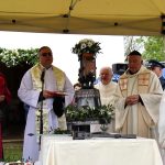 Nad Mutišovem se rozezněl nový zvon. V dešti ho vítaly stovky lidí, kteří se na něj složili