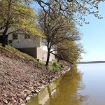 Na hrázi rybníku Rožmberk se otevřelo rybářské muzeum. Návštěvníky provází praktik a velký srdcař