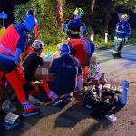 Na Radouňské rallye došlo v noci k vážné nehodě. Po nárazu do stromu vyprošťovali těžce zraněného řidiče