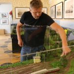 Jindřichův Hradec otevřel nové modelové kolejiště. Vláčky se prohánějí po trase úzkokolejky