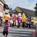 VIDEO: Na Veselských slavnostech nemohla chybět Jízda z kopce na čemkoliv. První místo brala Lužnická perla ze Soběslavi