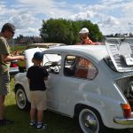 VIDEO. Do Slap u Tábora se sjely historické motorky a auta. Překvapením byla exhibice repliky letounu Avia C4