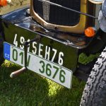VIDEO. Do Slap u Tábora se sjely historické motorky a auta. Překvapením byla exhibice repliky letounu Avia C4