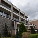 VIDEO: Na Lipně ožil bývalý hotel. Podle investora je to lepší cesta než stavět na zelené louce