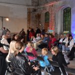 Do Křižíkovy elektrárny pozvali místní tvůrci. Charita Tábor pořádala benefici na pomoc rekonstrukci klokotského kostela