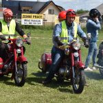 VIDEO. Do Slap u Tábora se sjely historické motorky a auta. Překvapením byla exhibice repliky letounu Avia C4
