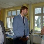 Ministr Adam Vojtěch trávil jako kluk prázdniny ve Veselíčku. V Milevsku si prohlédl polikliniku, prošel baziliku a viděl i tátovu školu