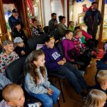 Počasí muzejní noci na klášterním nádvoří v Milevsku tentokrát nepřálo. Zajímavý program se stěhoval pod střechu