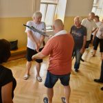 Senioři ve Vimperku trénují sebeobranu. Učí se bránit šmejdům i zvládat krizové situace