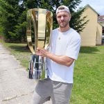 Hokej: Pohár vítězů extraligy dorazil na jih. Po Kondelíkovi ho ukázal doma Jiří Smejkal