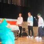 Mirovičtí deváťáci se rozloučili se školou Třemi oříšky pro Popelku