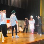 Mirovičtí deváťáci se rozloučili se školou Třemi oříšky pro Popelku
