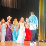Mirovičtí deváťáci se rozloučili se školou Třemi oříšky pro Popelku