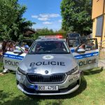 Zahrada školky v Radomyšli se proměnila v policejní základnu
