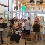Suchdolské divadlo zahájilo měsíc oslav. Vědí ještě děti, jak vypadá Kašpárek?