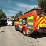 Pod viaduktem u Dolního Dvořiště se zasekl autobus s cizinci. Zranili se čtyři lidé