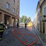 Aktualizováno. Únik plynu a zranění muže. V Českých Budějovicích byly uzavřeny Zátkovo nábřeží a Biskupská ulice