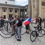 Jaroslav Kotrba jel po stopách slavného závodu z roku 1893. Na vysokém kole vyrazil z Vídně až do Berlína