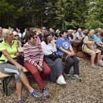 Rozhlednu na Libíně otevřeli požehnáním i s plácačkou na mouchy