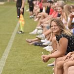Pět stovek lidí slavilo ve Vlachově Březí návrat fotbalu na domácí trávník. Na přátelský zápas dorazilo Dynamo