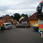 Hasiči s policisty a záchranáři vyjížděli v pátek k devíti nehodám
