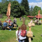 Do Krušlova přijelo téměř 500 „kačerů“. Největší geocachingová akce na jihu Čech podpořila rozvoj Machova včelína