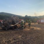 Hořela další zemědělská technika, balíkovač a traktor. Hasiči vydali souhrn rad pro zemědělce