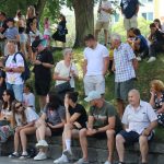 Účastníci koloběžkové Grand Prix v Bechyni musí vypít na trase pivo i mléko