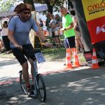 Účastníci koloběžkové Grand Prix v Bechyni musí vypít na trase pivo i mléko