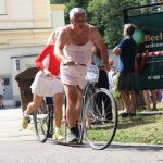 Účastníci koloběžkové Grand Prix v Bechyni musí vypít na trase pivo i mléko