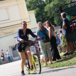 Účastníci koloběžkové Grand Prix v Bechyni musí vypít na trase pivo i mléko