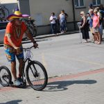 Účastníci koloběžkové Grand Prix v Bechyni musí vypít na trase pivo i mléko
