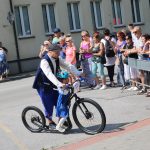 Účastníci koloběžkové Grand Prix v Bechyni musí vypít na trase pivo i mléko