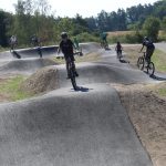 V Blatné otevřeli novou pumptrackovou dráhu