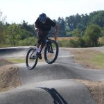 V Blatné otevřeli novou pumptrackovou dráhu