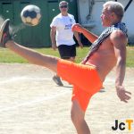 Sepekovský nohejbal obhájil loňský vítěz Gambrinus. Himlíci chtěli složit dvousetletý tým, chyběl jim jediný rok