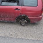 Hledaný muž boural na Strakonicku. Před policisty se schoval v křoví