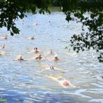 VIDEO: Sudoměřický triatlon přišel s novinkou v podobě štafet. Hlavní závod vyhrál Jan Havránek