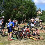 VIDEO: Sudoměřický triatlon přišel s novinkou v podobě štafet. Hlavní závod vyhrál Jan Havránek