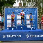 VIDEA: Jakub Mařík ovládl Evropský pohár juniorů v triatlonu. Edita Pozlerová skončila v Táboře těsně za elitní trojkou