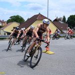 VIDEA: Jakub Mařík ovládl Evropský pohár juniorů v triatlonu. Edita Pozlerová skončila v Táboře těsně za elitní trojkou