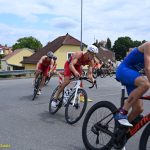 VIDEA: Jakub Mařík ovládl Evropský pohár juniorů v triatlonu. Edita Pozlerová skončila v Táboře těsně za elitní trojkou