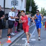 VIDEA: Jakub Mařík ovládl Evropský pohár juniorů v triatlonu. Edita Pozlerová skončila v Táboře těsně za elitní trojkou